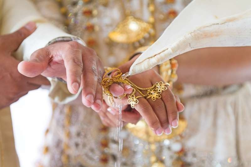 මෙරට ජනගහනයෙන් 41%කට අධික පිරිසක් අවිවාහකයි