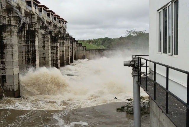 දැදුරු ඔයේ අනතුරින්  මරණ 6ක්  දක්වා ඉහළට