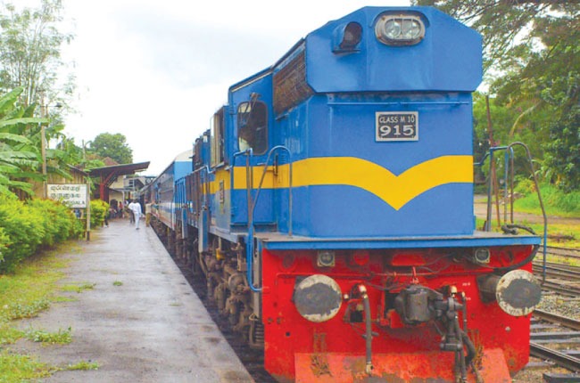 වෙසක් වෙනුවෙන් විශේෂ දුම්රිය සේවා