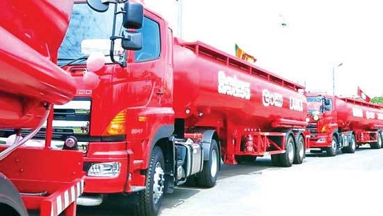 ඛනිජතෙල් බෙදුම්කරුවන් වට්ටම් ඉහල දැමීමට ඉල්ලීම්