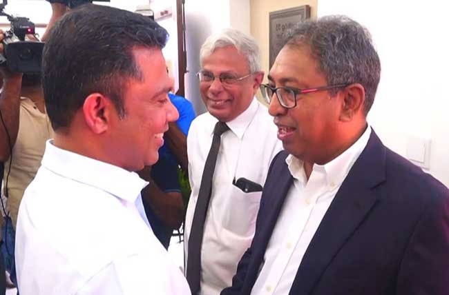 1990 ගිලන් රථ සේවාවේ නව කාර්යාලය විවෘත කරයි නිව්ස් අර්ථ දැක්වීම